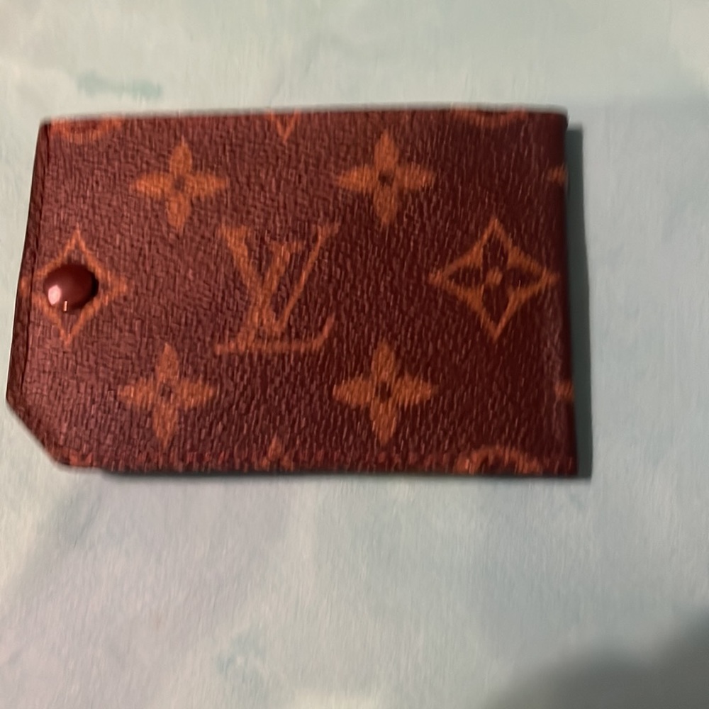 Louis Vuitton billfold - Picture 3 of 3
